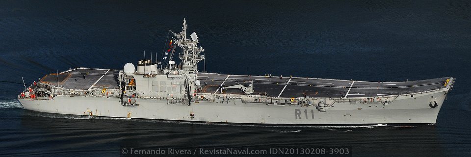 El R-11 «Príncipe de Asturias» está basado en un proyecto modificado del SCS (Sea Control Ship) que promovió, sin éxito, el almirante Zumwalt para la armada estadounidense en los años 70 (Foto: Fernando Rivera/Revista Naval)