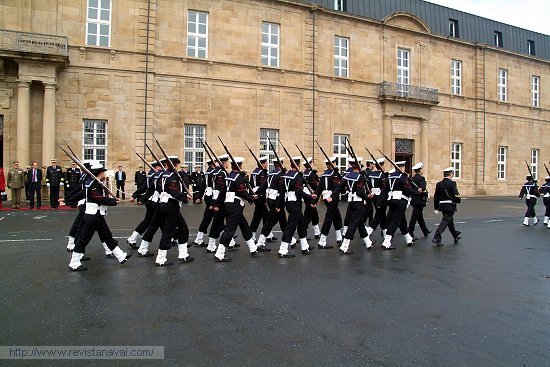 Desfile de la Fuerza (Foto: Revista Naval)